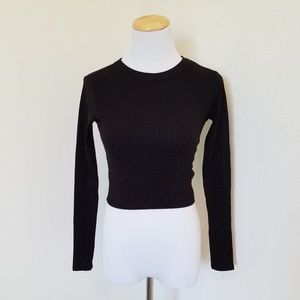 💐SOLD💐Black Ribbed Long Sleeve Crop Top